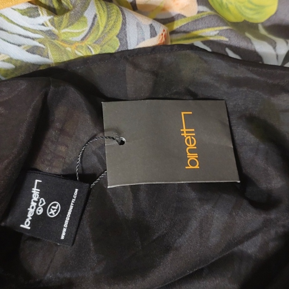 Love Benetti silk NWT - Picture 9 of 12